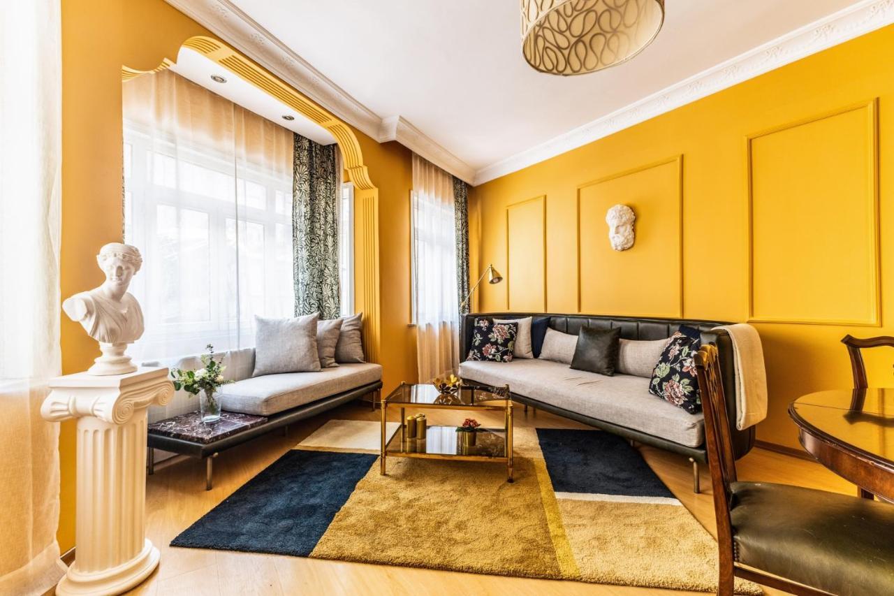 Unique Flat W Balcony 5 Min To Istiklal Street * Istanbul