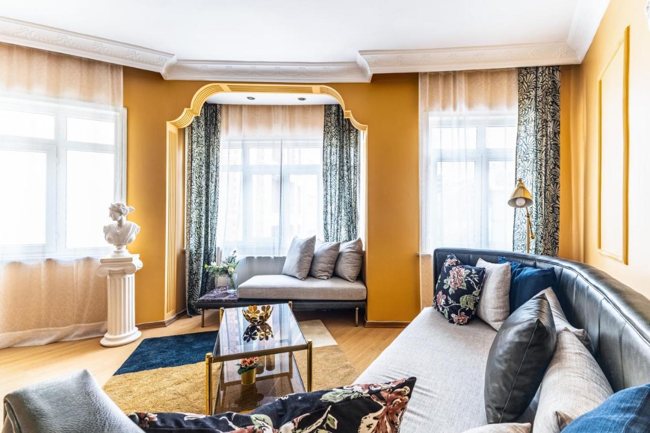 Unique Flat W Balcony 5 Min To Istiklal Street Apartment