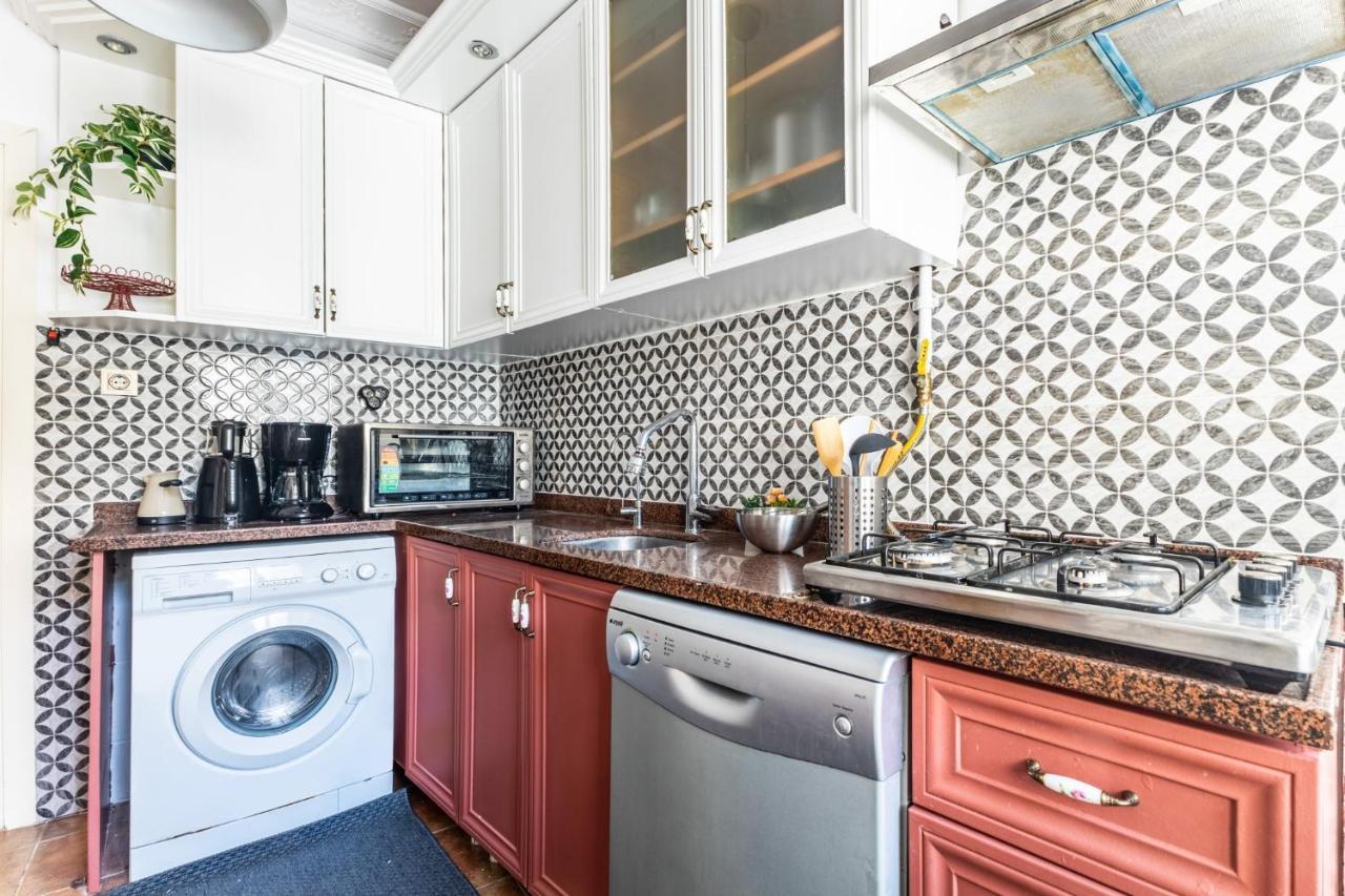 Unique Flat W Balcony 5 Min To Istiklal Street Apartment Istanbul
