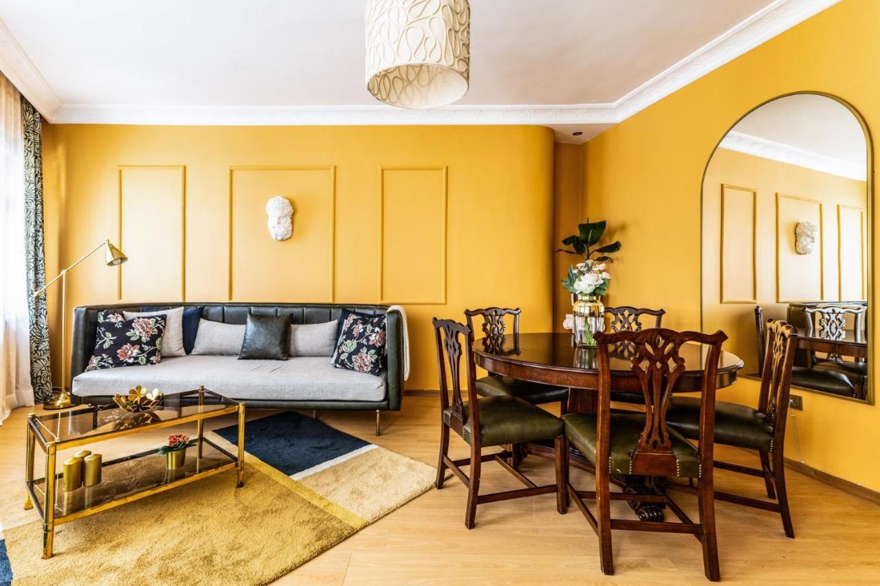 Unique Flat W Balcony 5 Min To Istiklal Street Istanbul