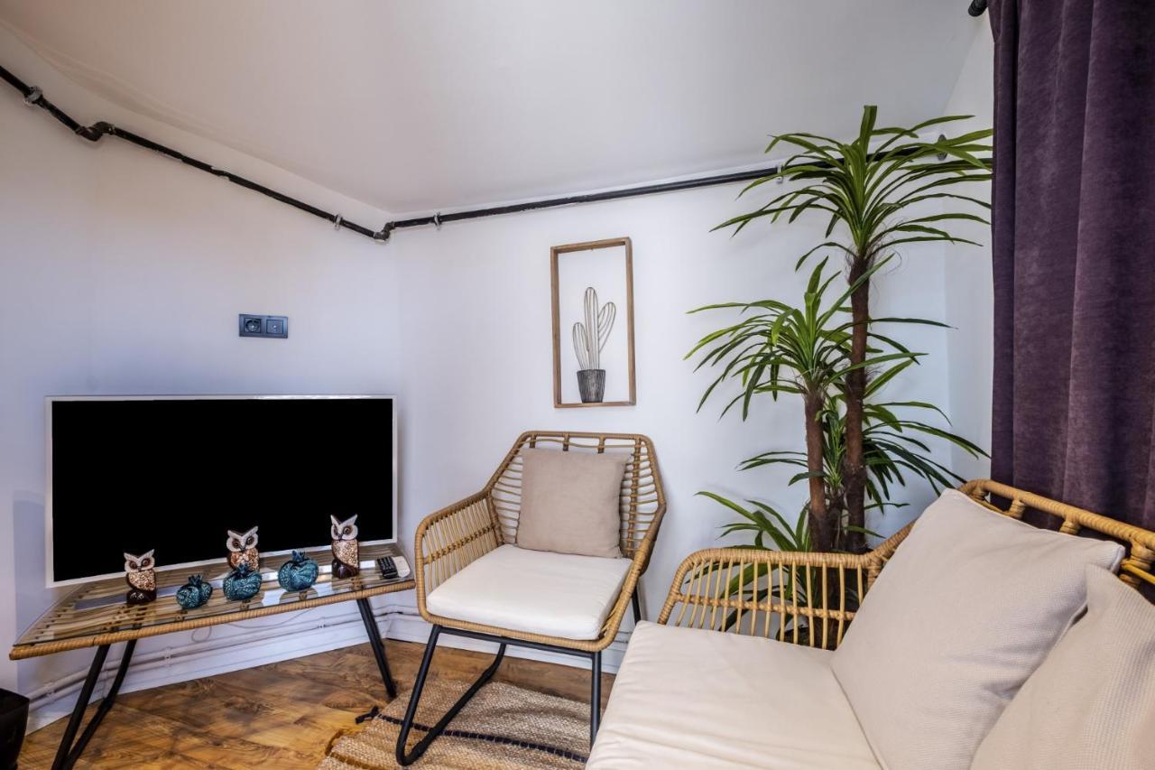 Lovely Flat With Terrace On Istiklal Street * Istanbul