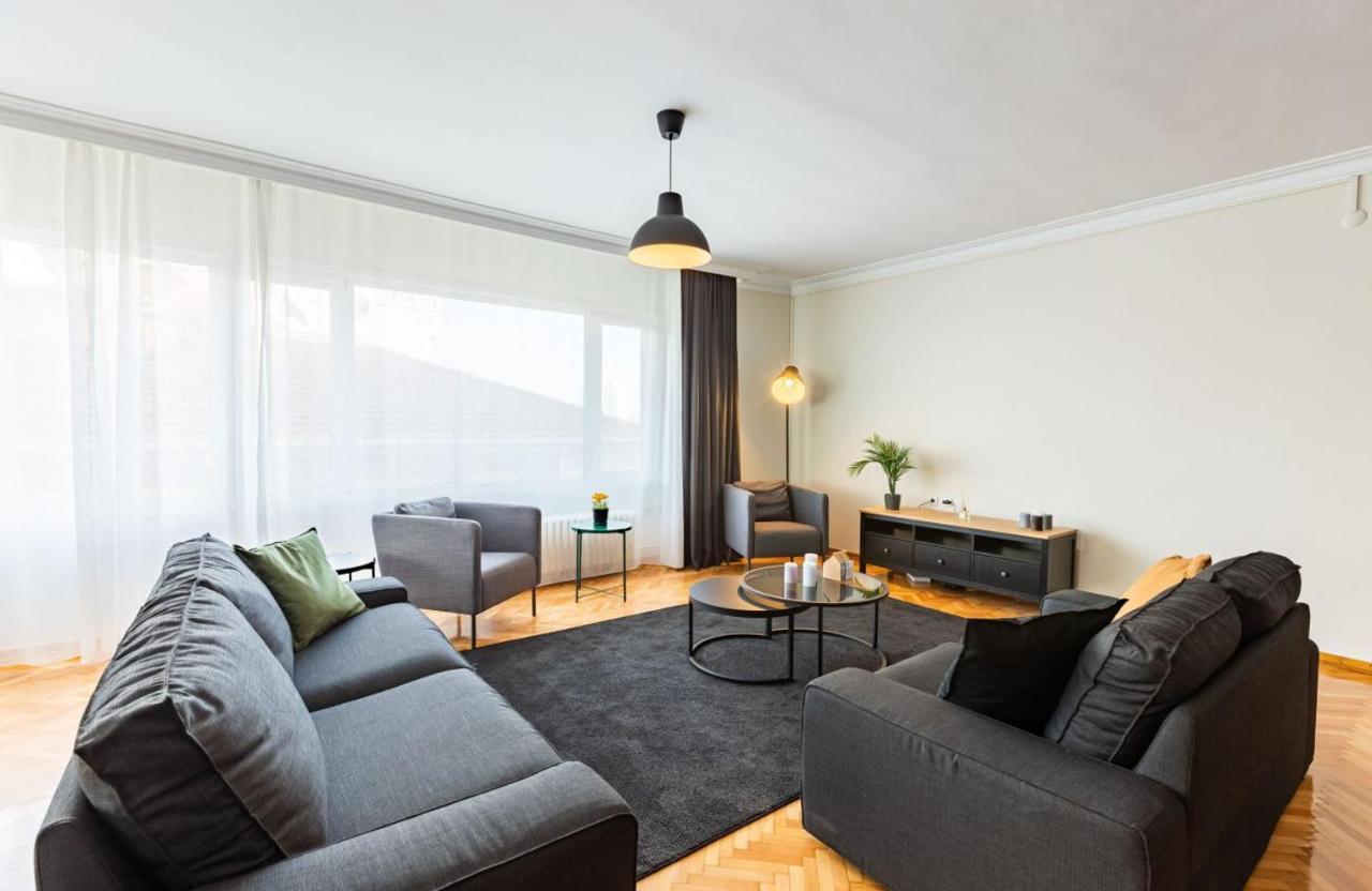 Lovely Flat With Great Location In Sisli