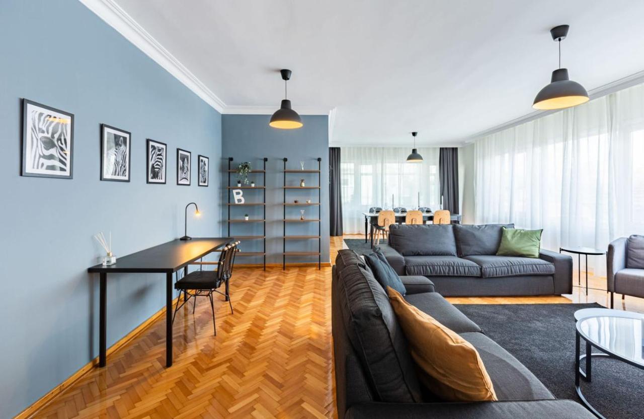 Lovely Flat With Great Location In Sisli *