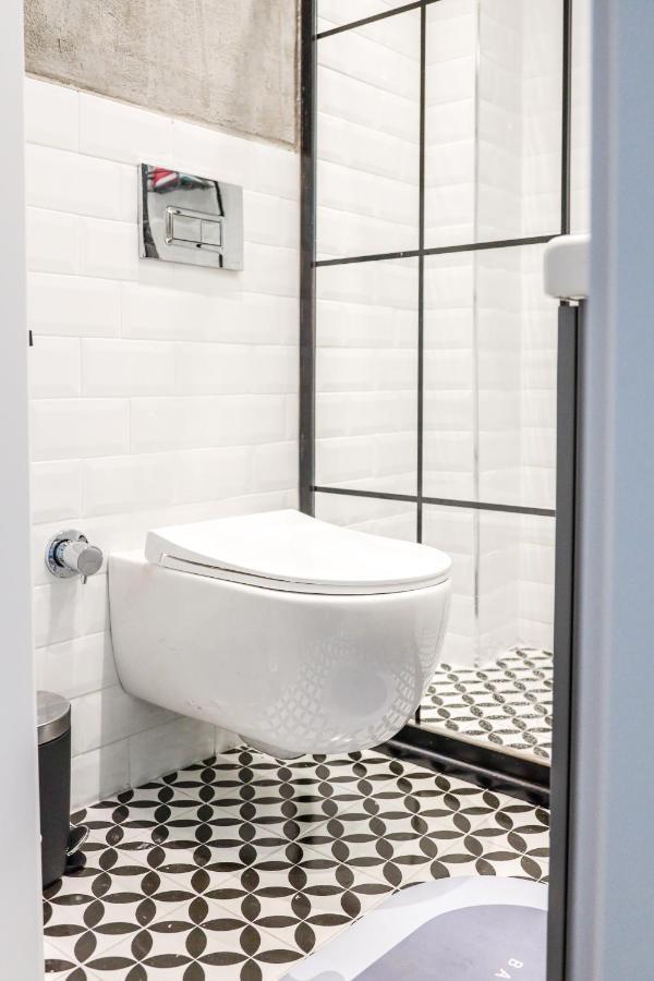 Studio Flat W Balcony Near Moda Shore In Kadikoy Apartment
