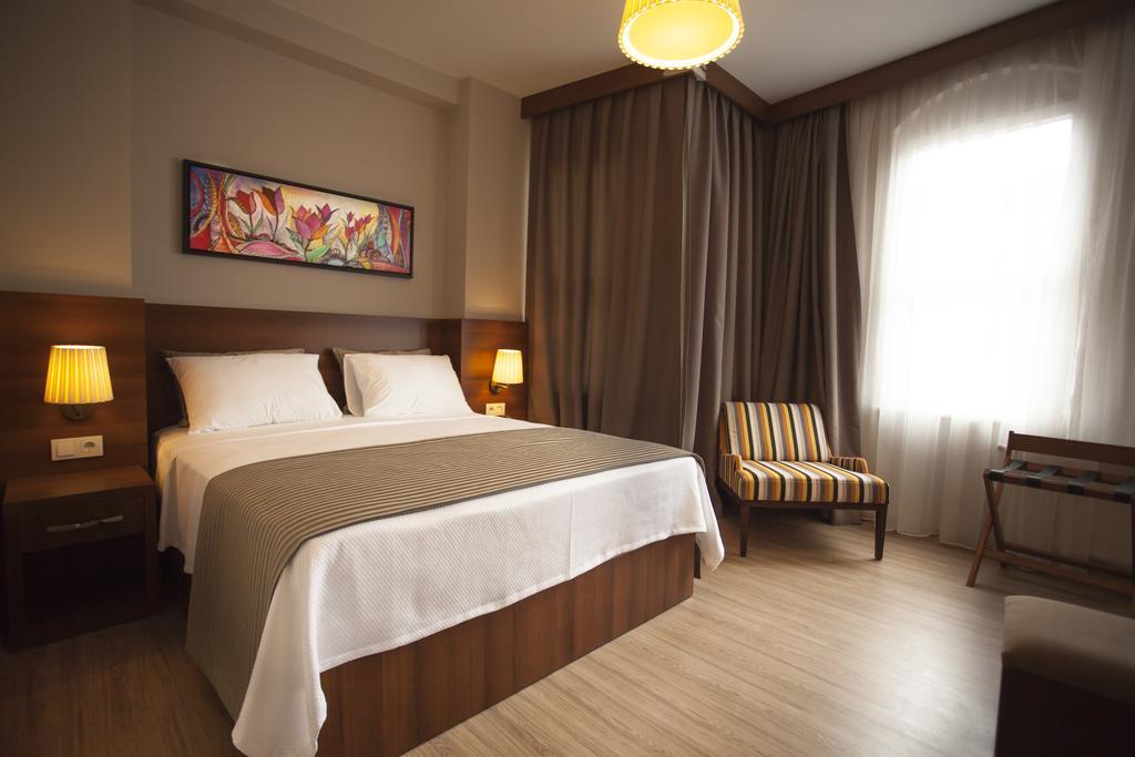 Cordis Hotel