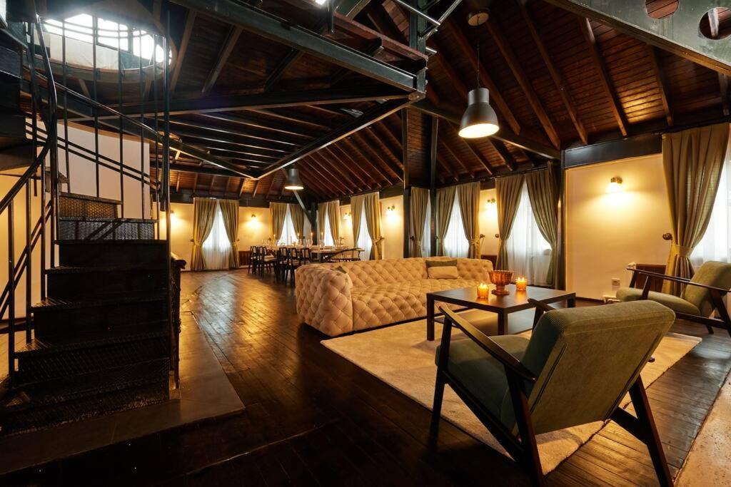 Private Building 8br @ Taksim * Istanbul