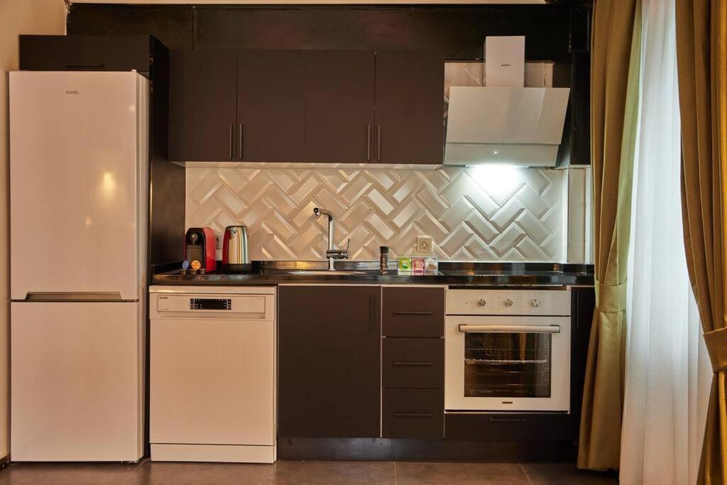 Apartment Private Building 8br @ Taksim Istanbul