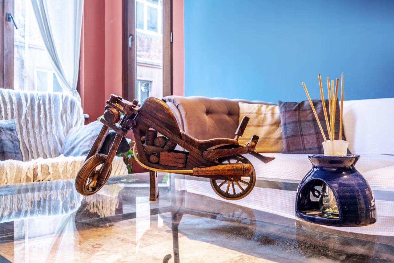 Dreamy Flat With Excellent Location In Beyoglu *