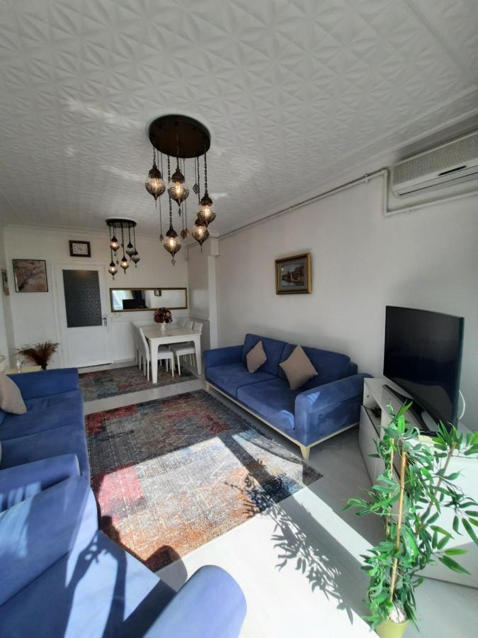 Taksimde Deniz Ve Marti Esliginde Uyanmak * Istanbul