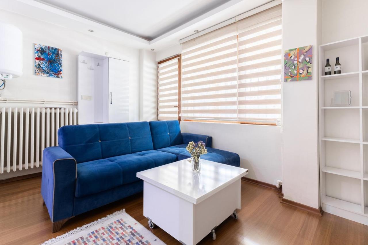 Convenient Flat 15 Min To Bagdat Avenue Apartment