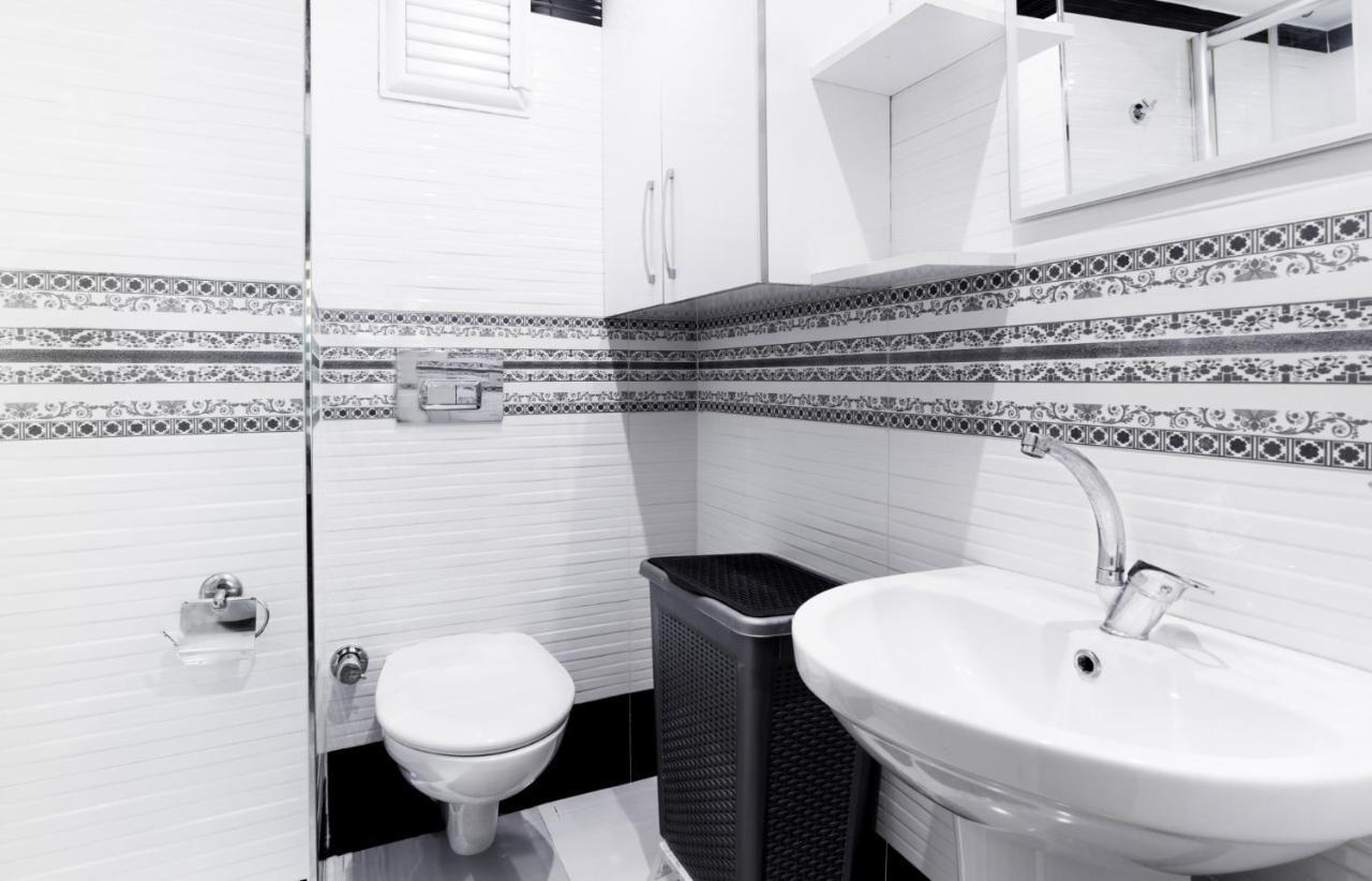 Apartment Convenient Flat 15 Min To Bagdat Avenue *