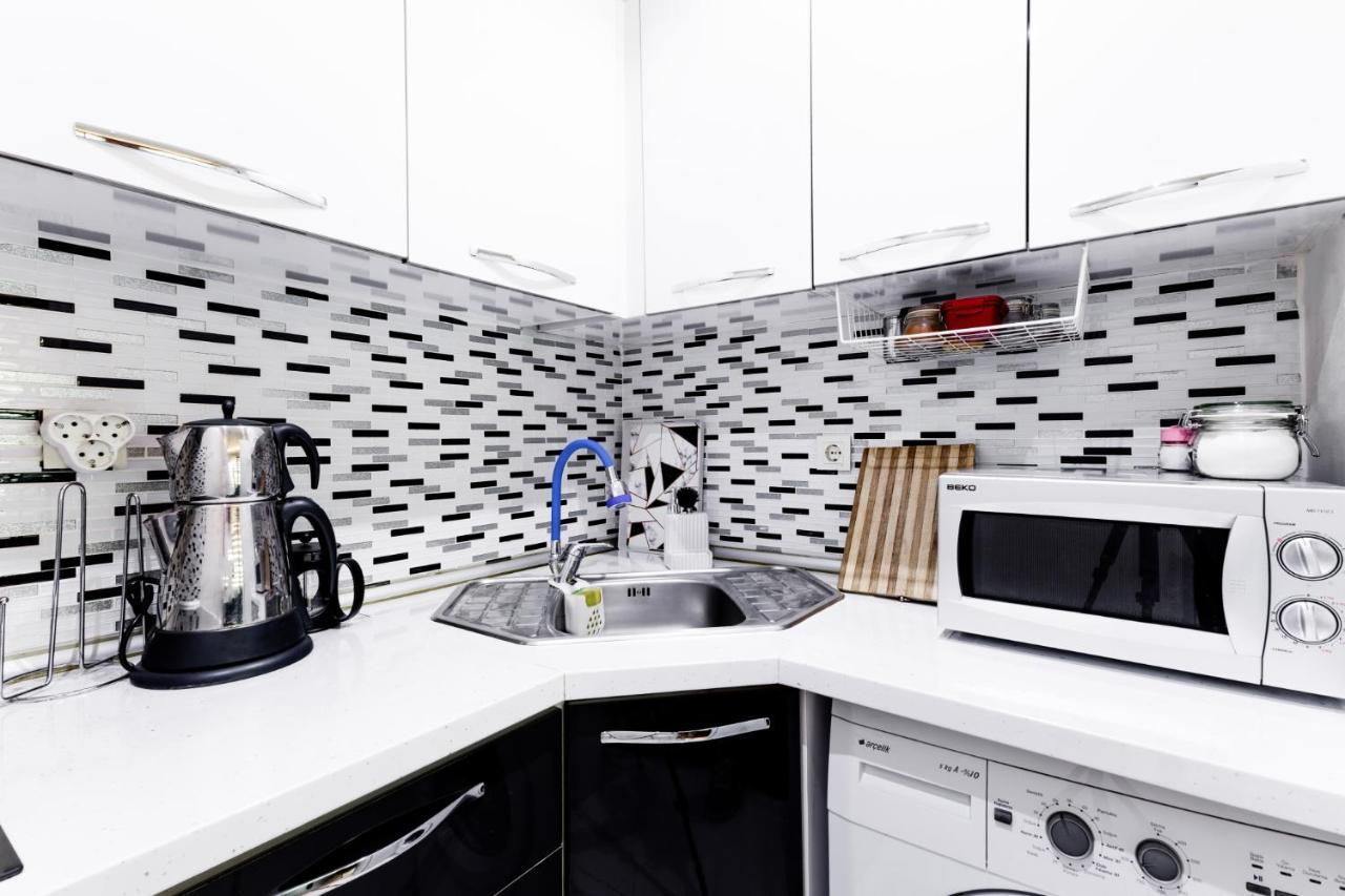 Apartment Convenient Flat 15 Min To Bagdat Avenue