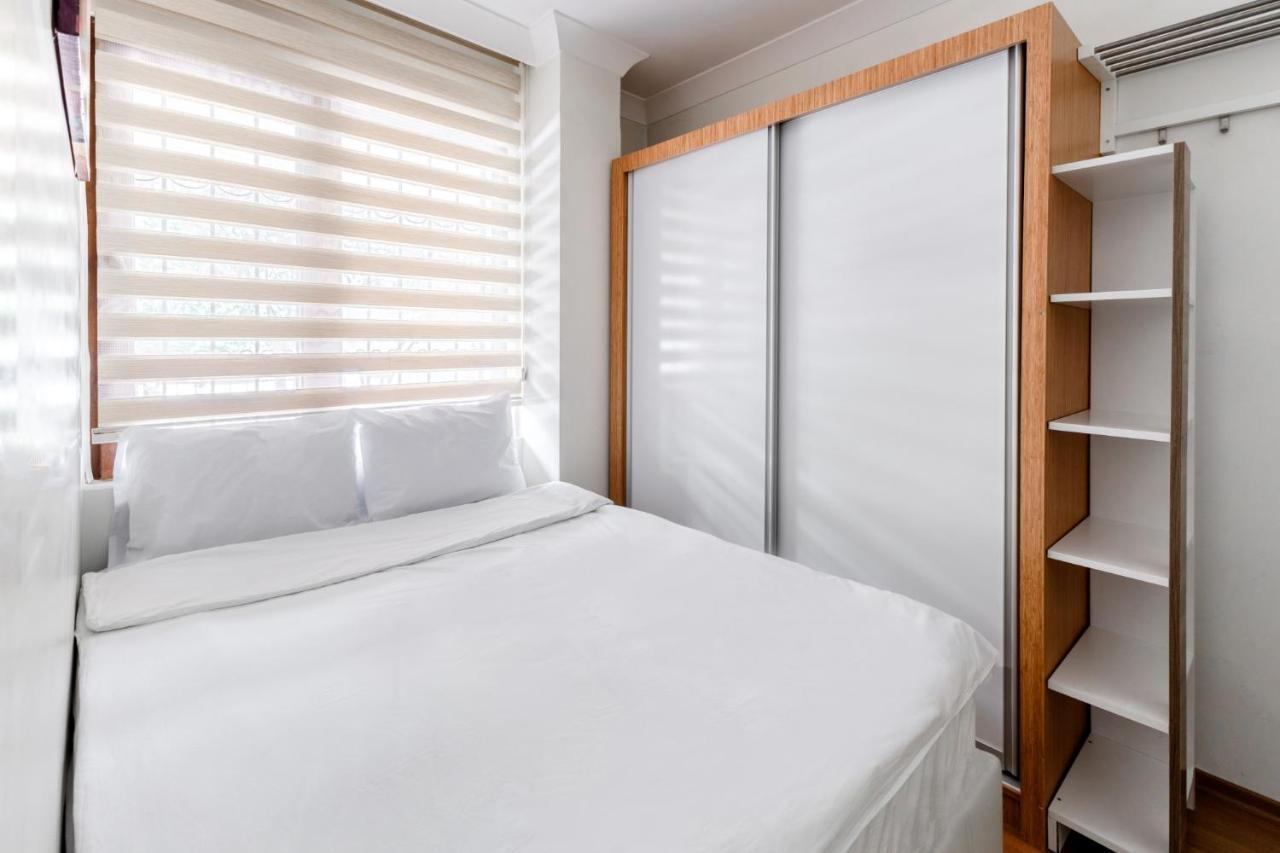 Convenient Flat 15 Min To Bagdat Avenue Apartment