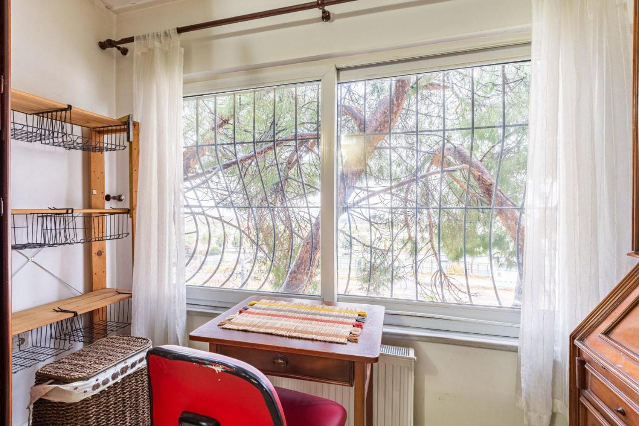 Unique House With Tree Inside Near Sea In Maltepe Villa