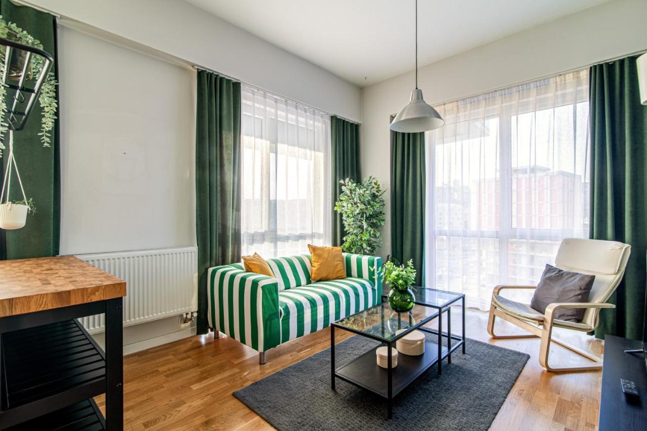 Apartment Modern Flat In Istanbul, 10 Min To Airport Metro *