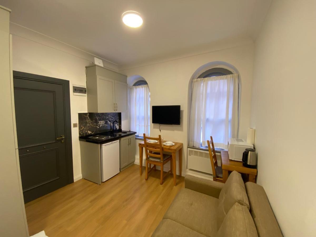 Luxury Flat In Taksim Square Apartment