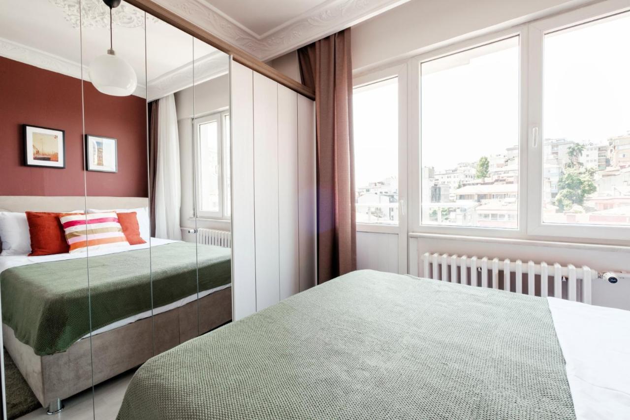 Sea View Flat W Balcony 5 Min To Dolmabahce Palace * Istanbul