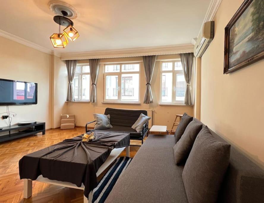 Spacious 2br Near Taksim Apartment Istanbul