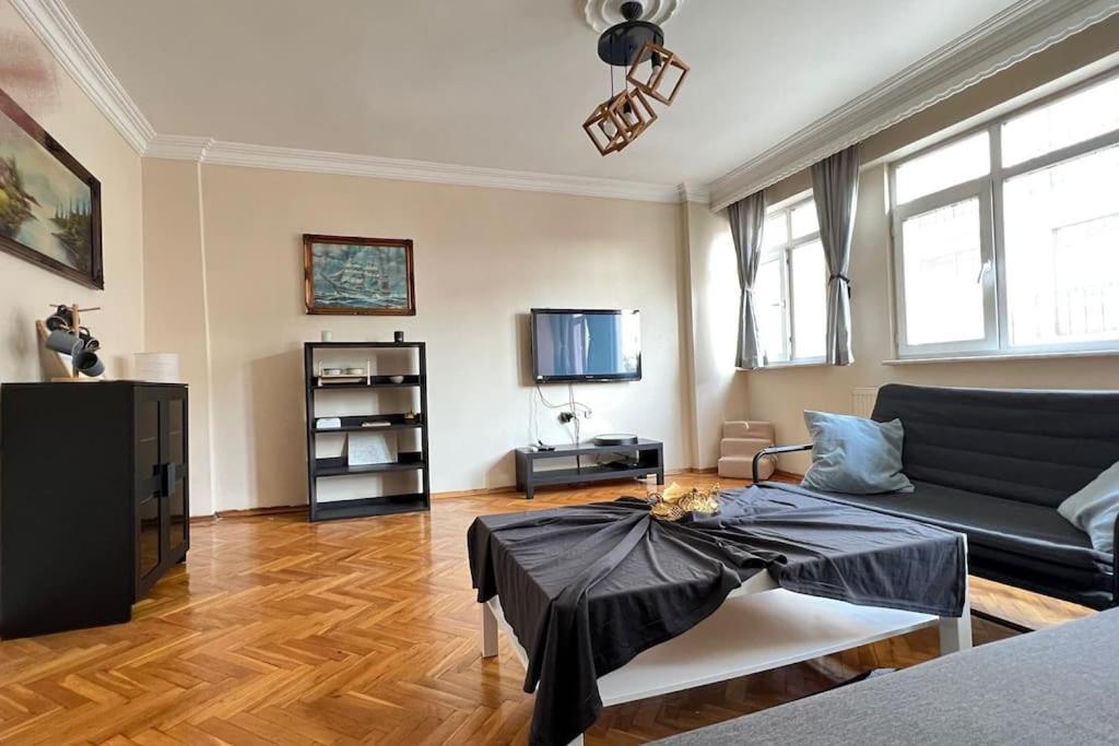 Spacious 2br Near Taksim Istanbul