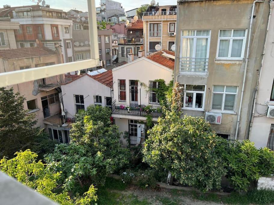 Spacious 2br Near Taksim