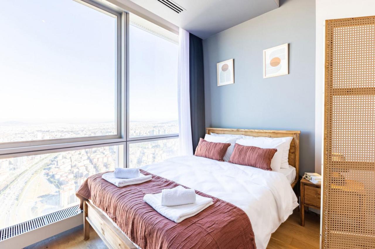 Studio Flat With Panoramic City View In Atasehir Apartment *