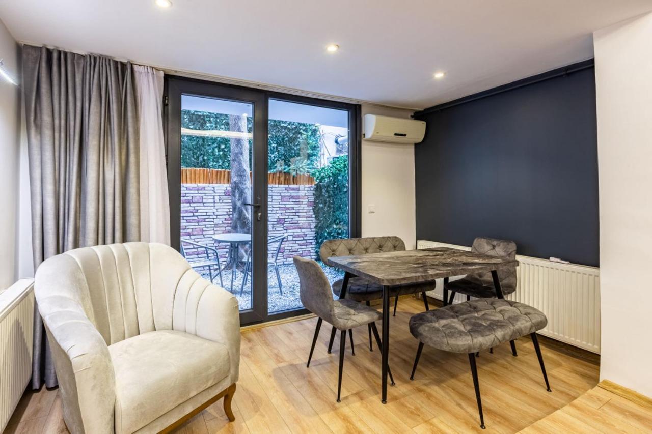 Apartment Distinguished *