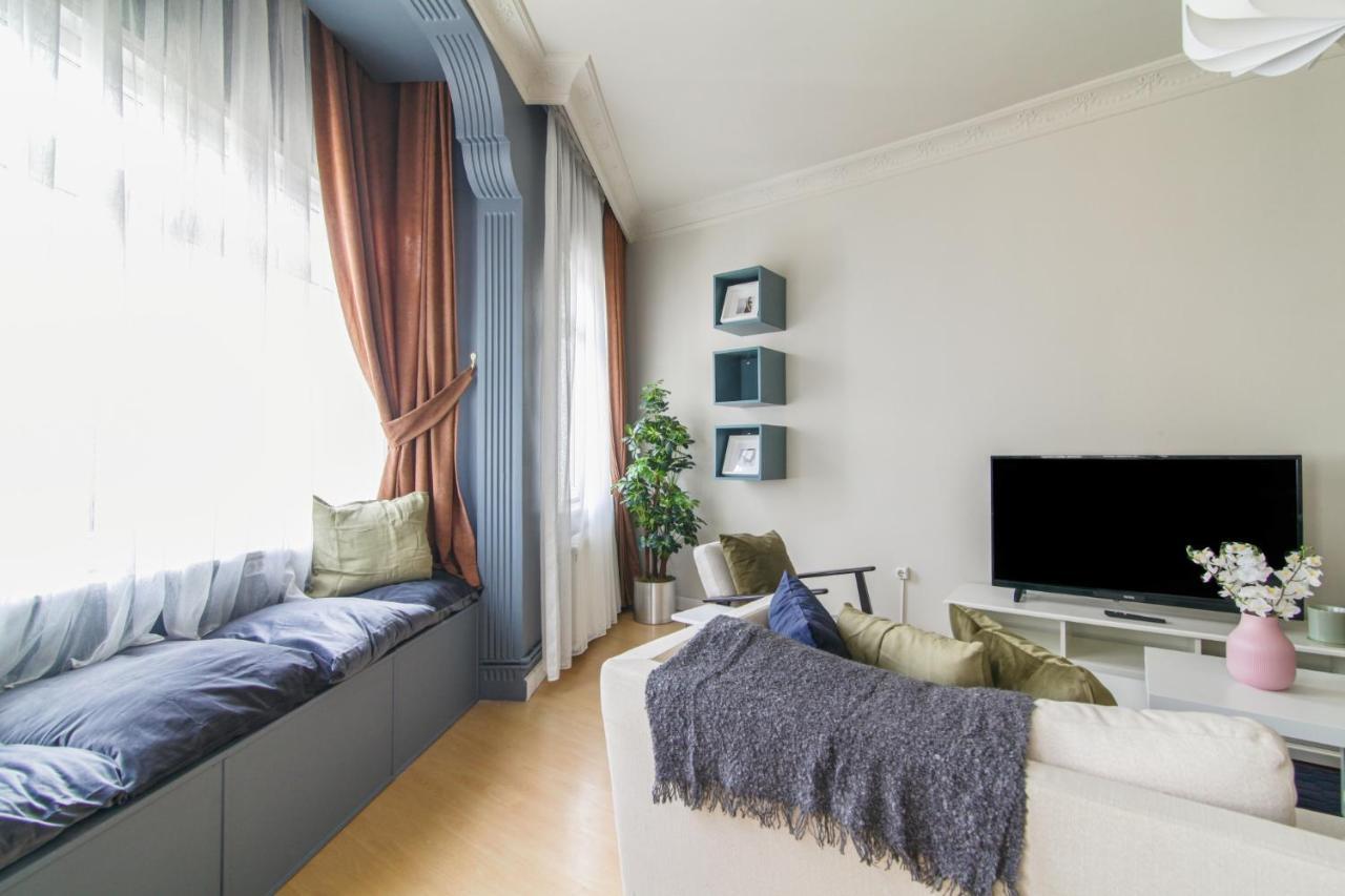 Chic And Cozy Flat Near Istiklal Street In Beyoglu *