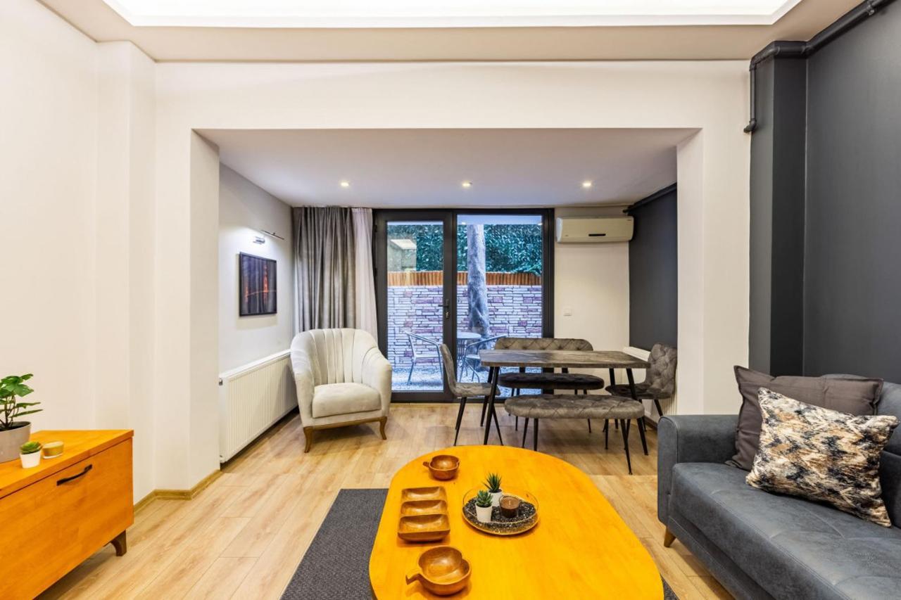 Distinguished Apartment *
