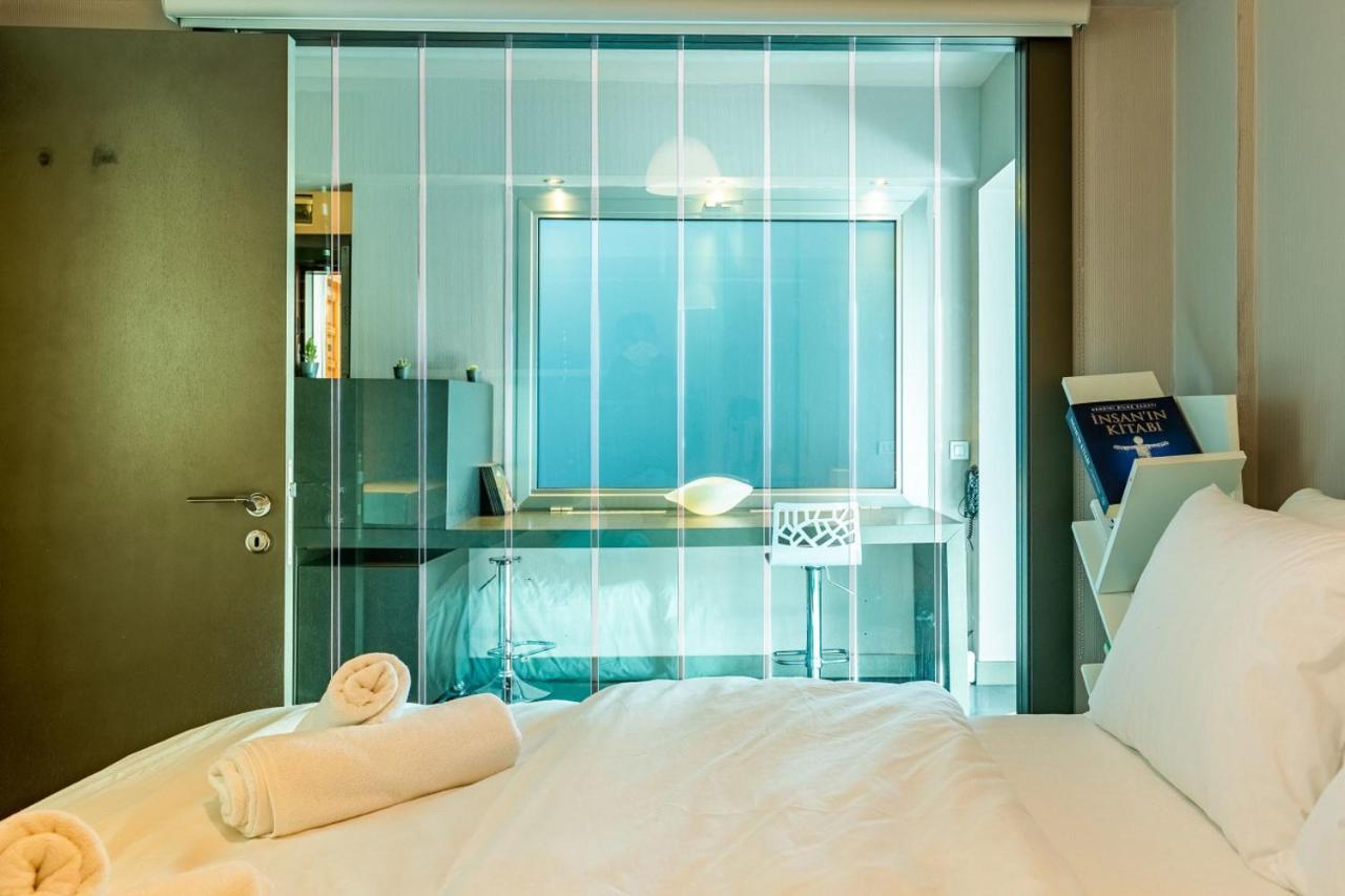 Stylish With Bosphorus View In Besiktas Apartment *