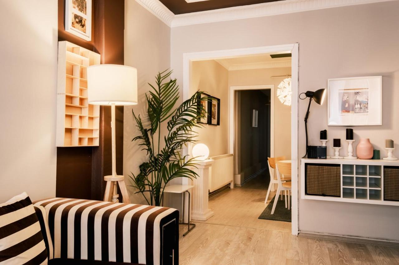 Charming Flat Next To Metro & Nisantasi In Sisli Apartment