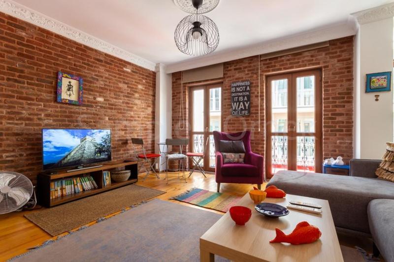 Apartment 200m To Galataport 2br With Fast Wi-fi