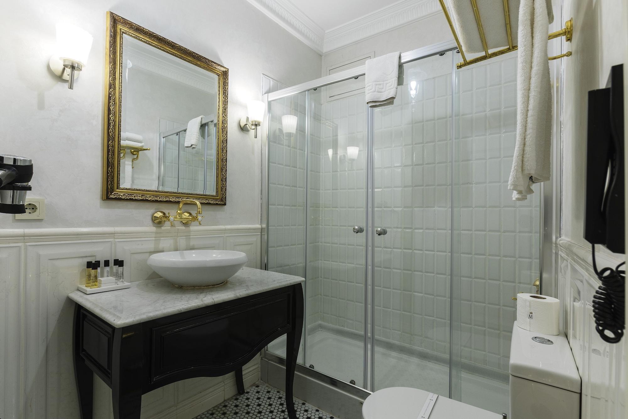 Meroddi Galata Mansion Hotel 3*