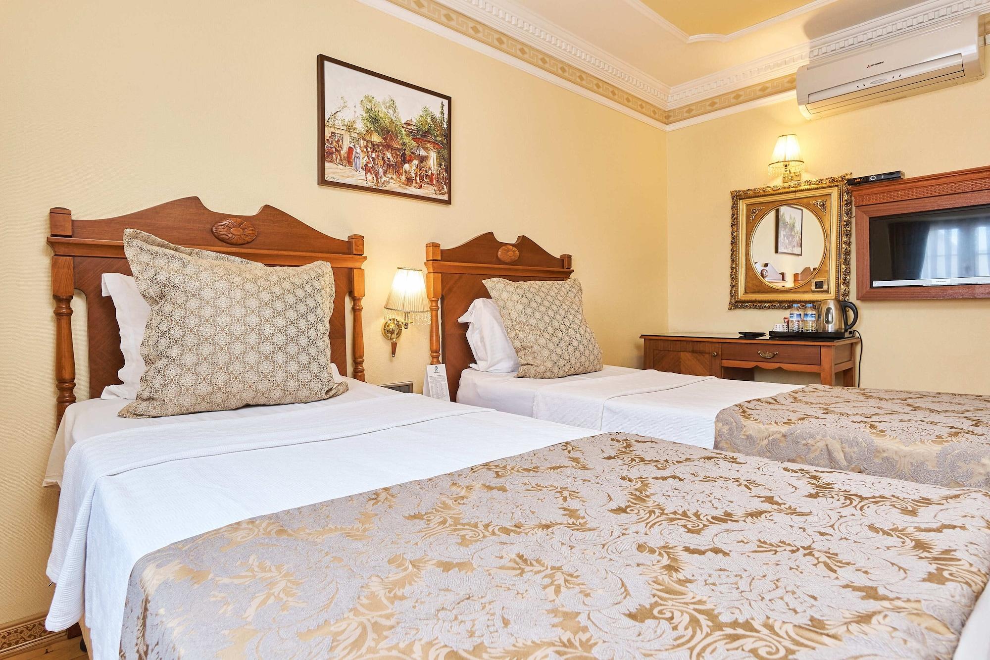 Western Empire Palace & Hotel 4*