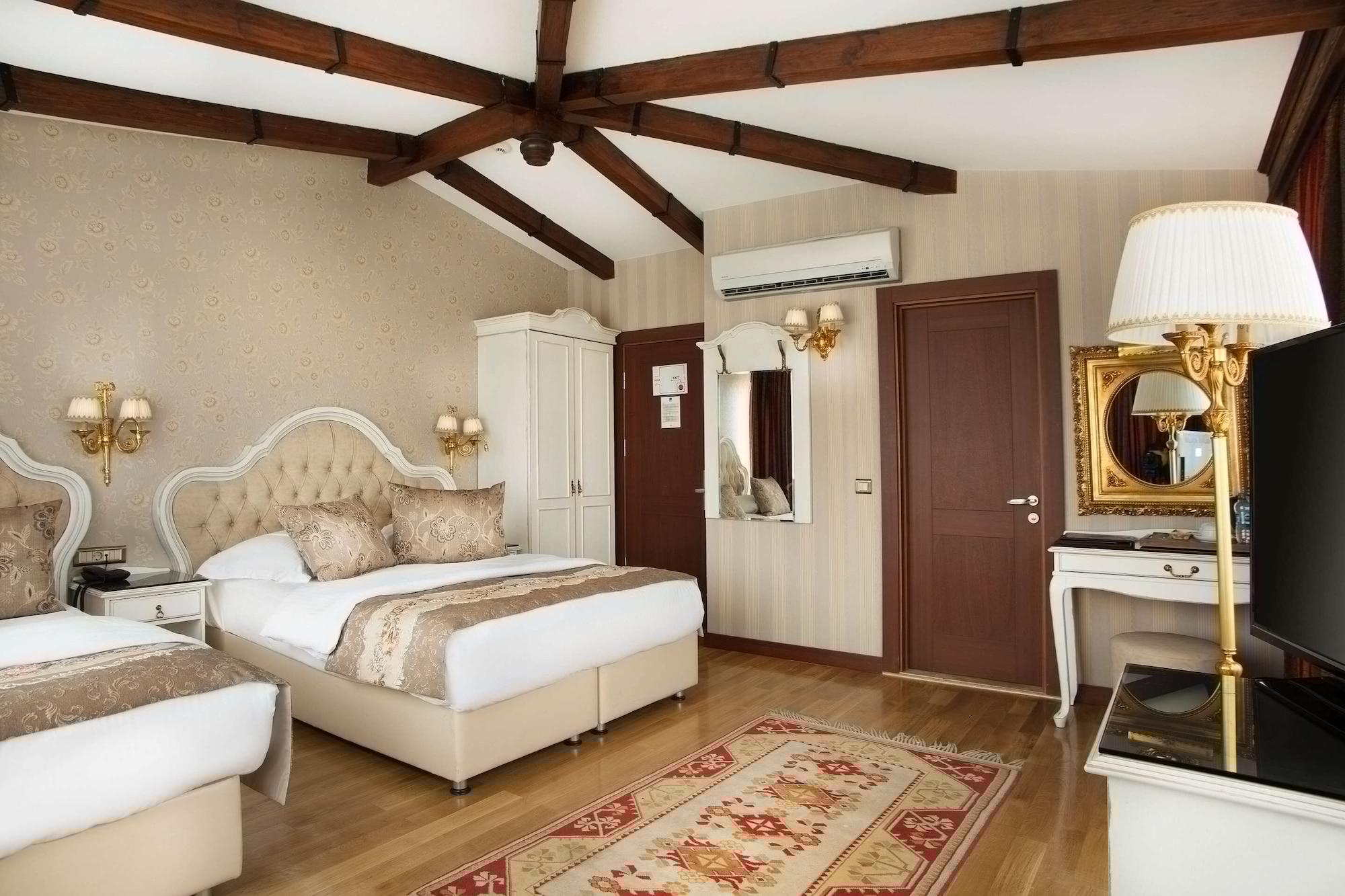 Western Empire Palace & Istanbul