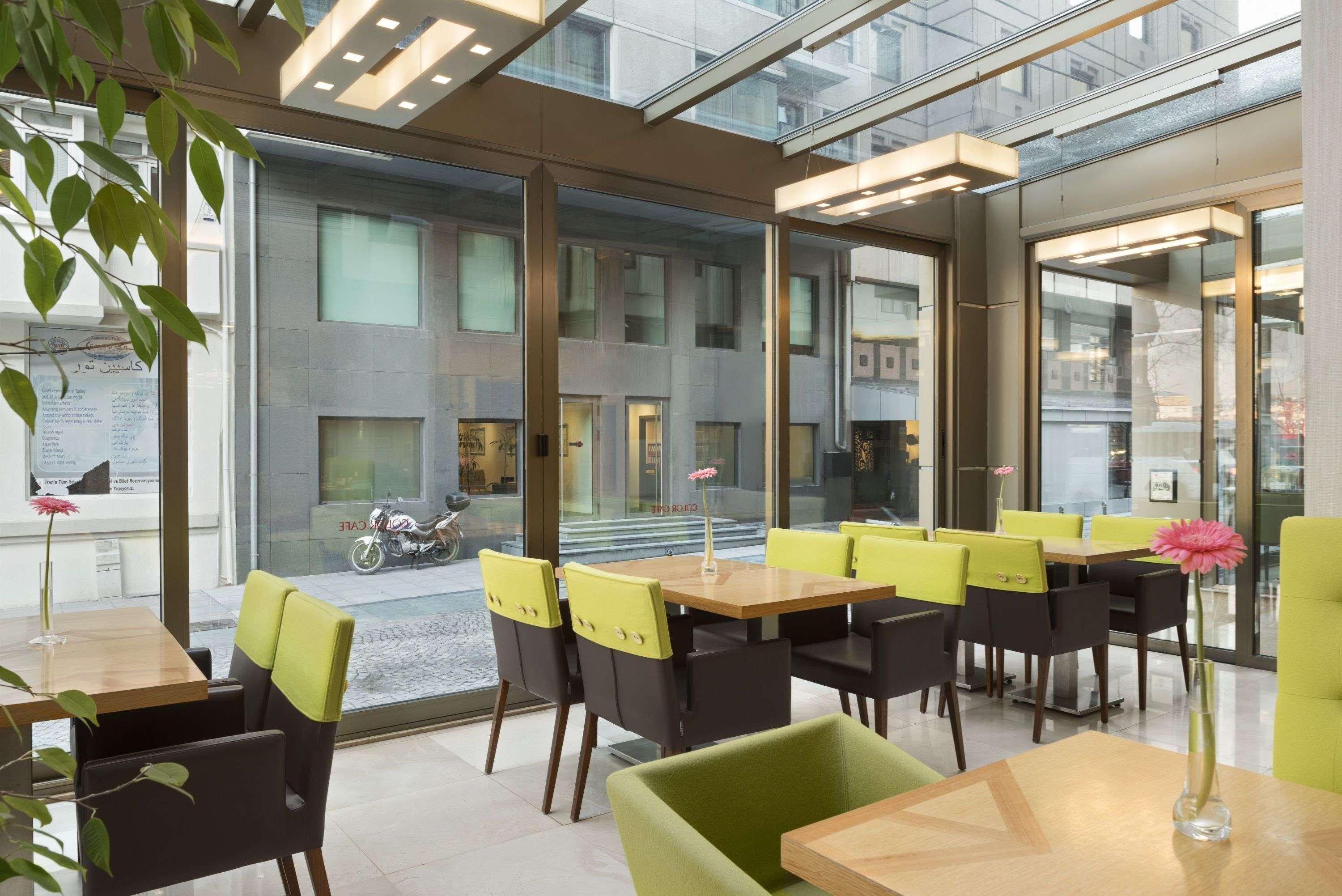 Hotel Ramada By Wyndham Taksim 4*