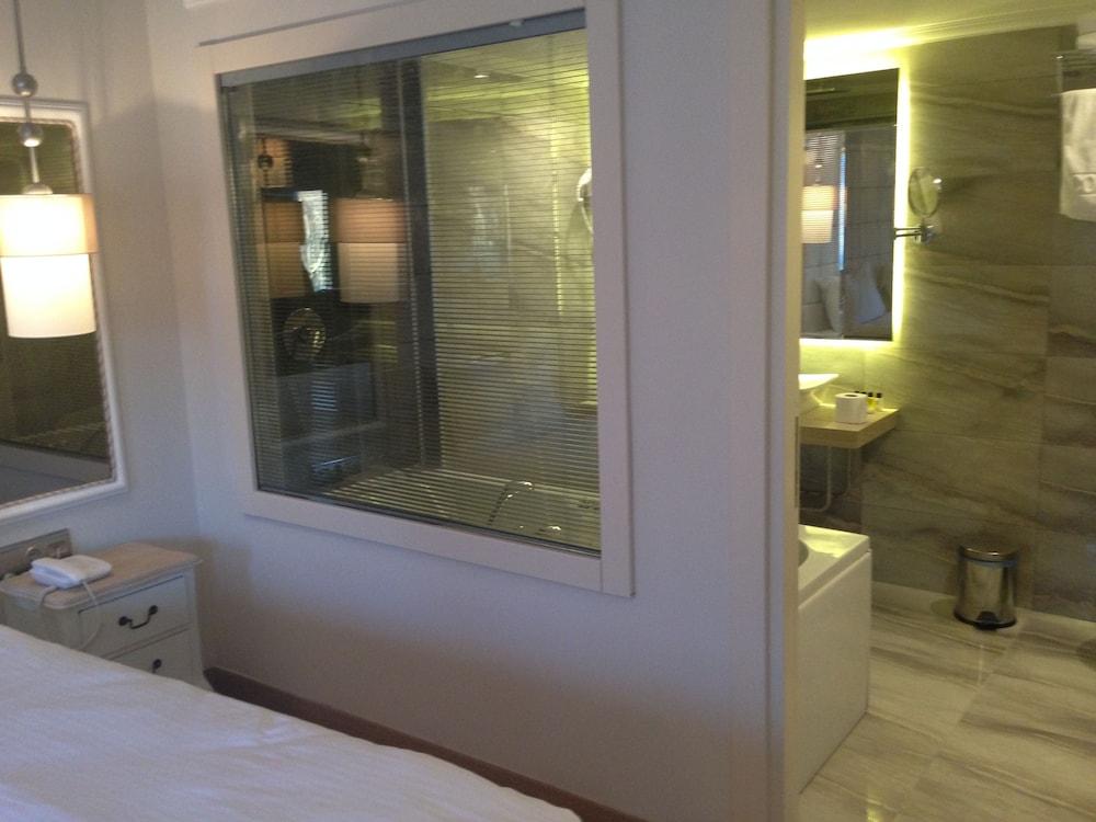 Hotel The Constantine 3*