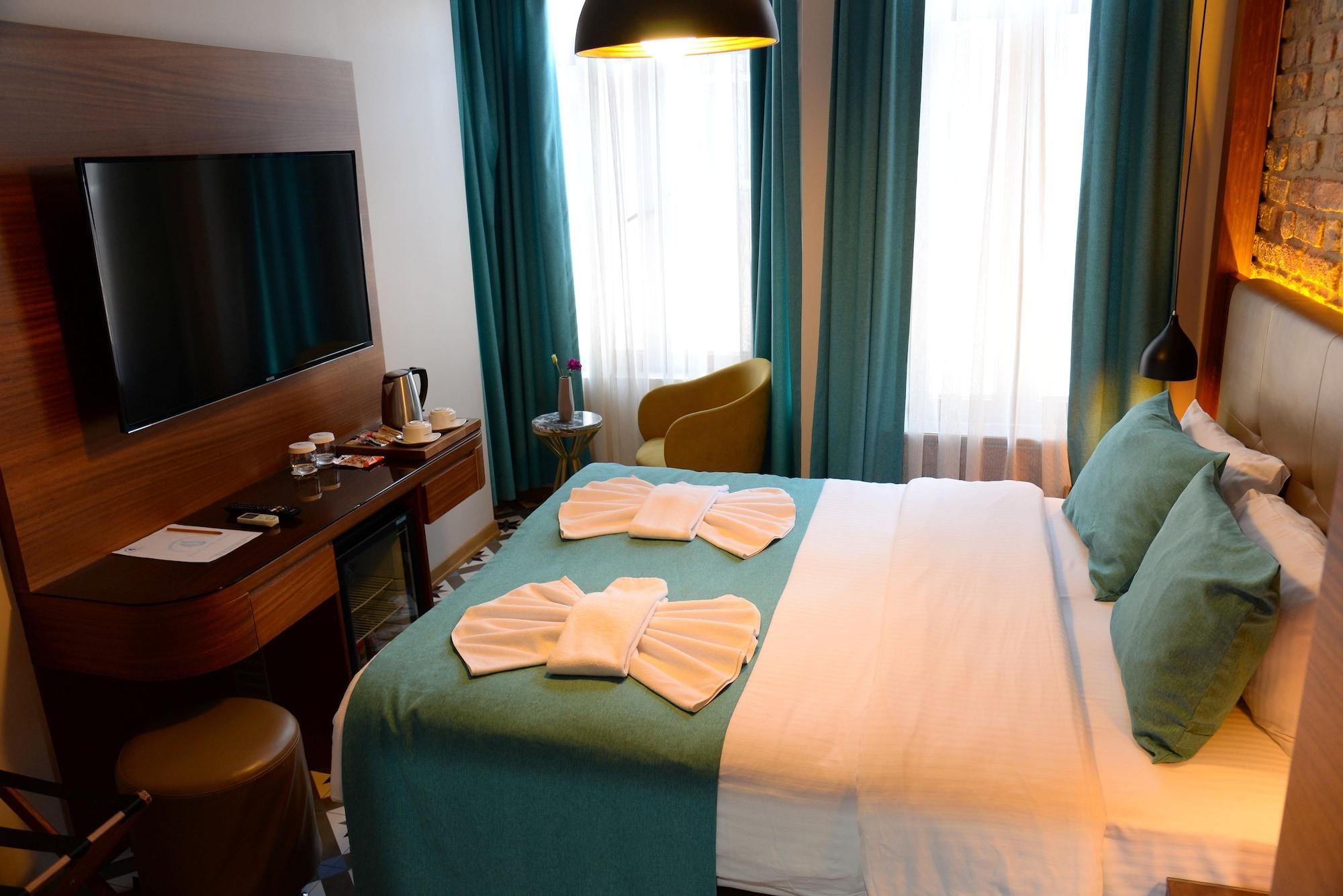 Hotel Pera Luna