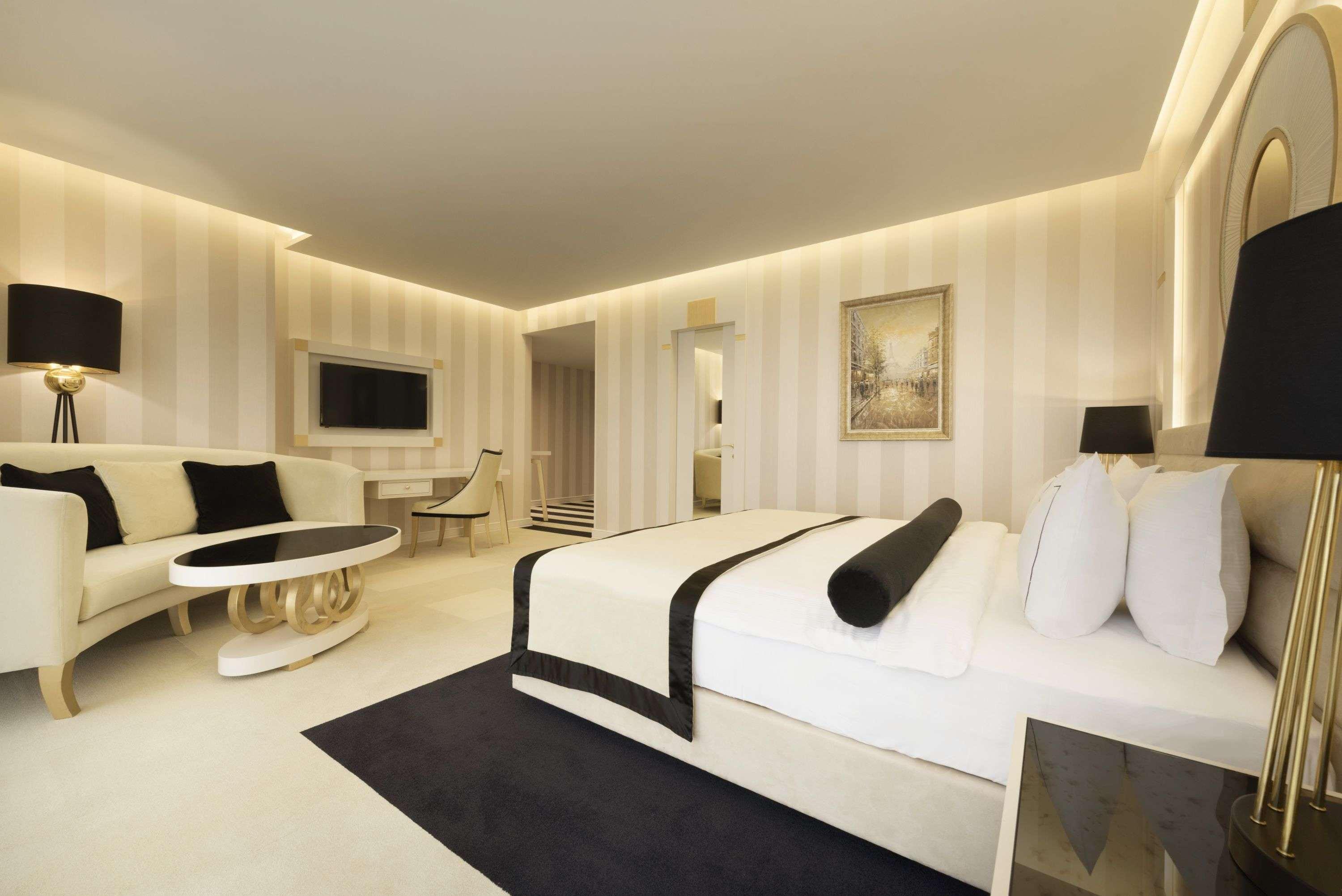 Ramada & Sisli