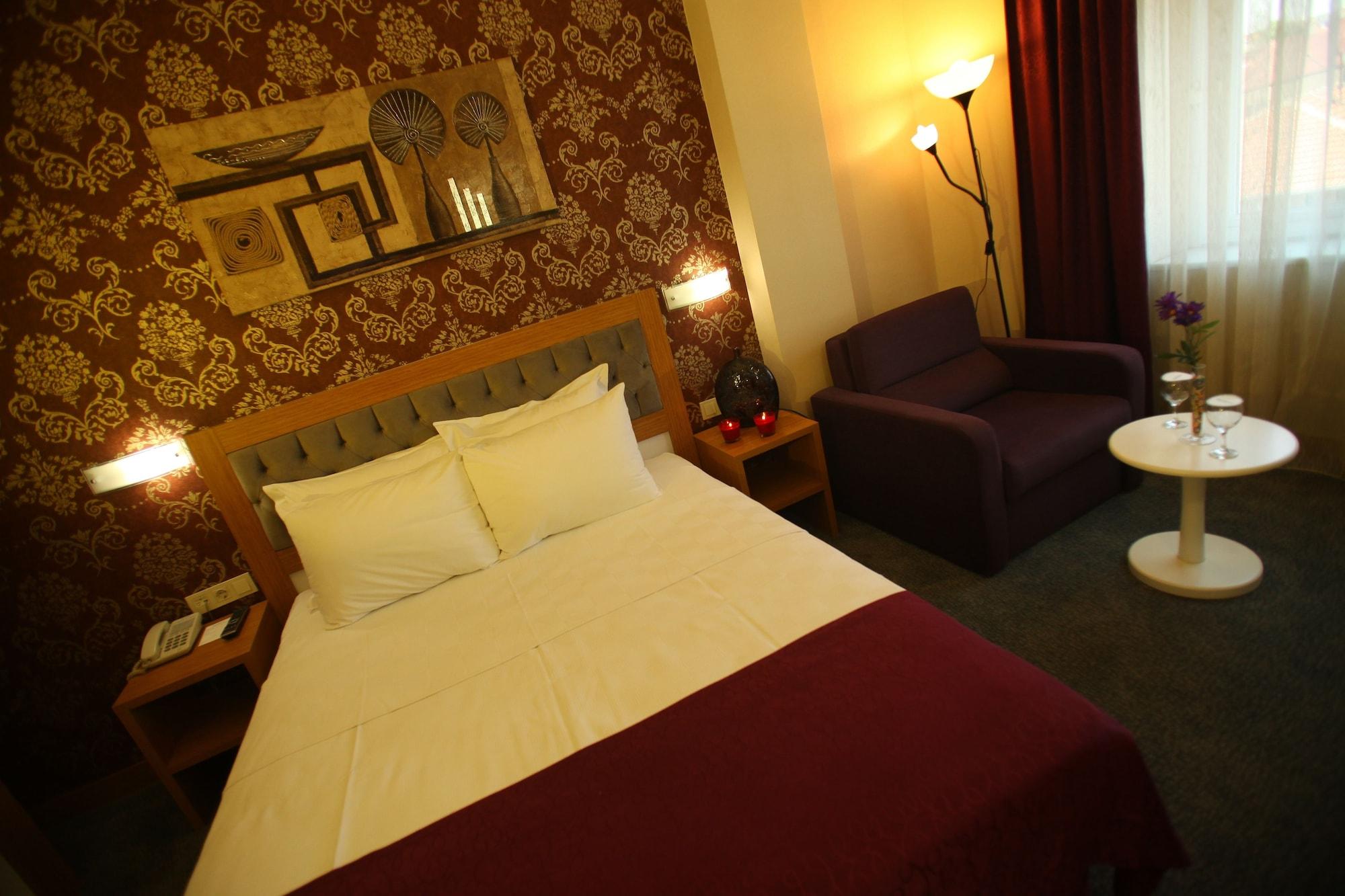 Helikon Business Otel 3*