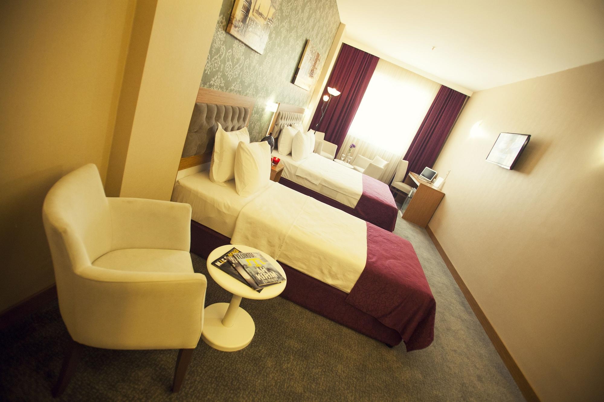 Otel Helikon Business