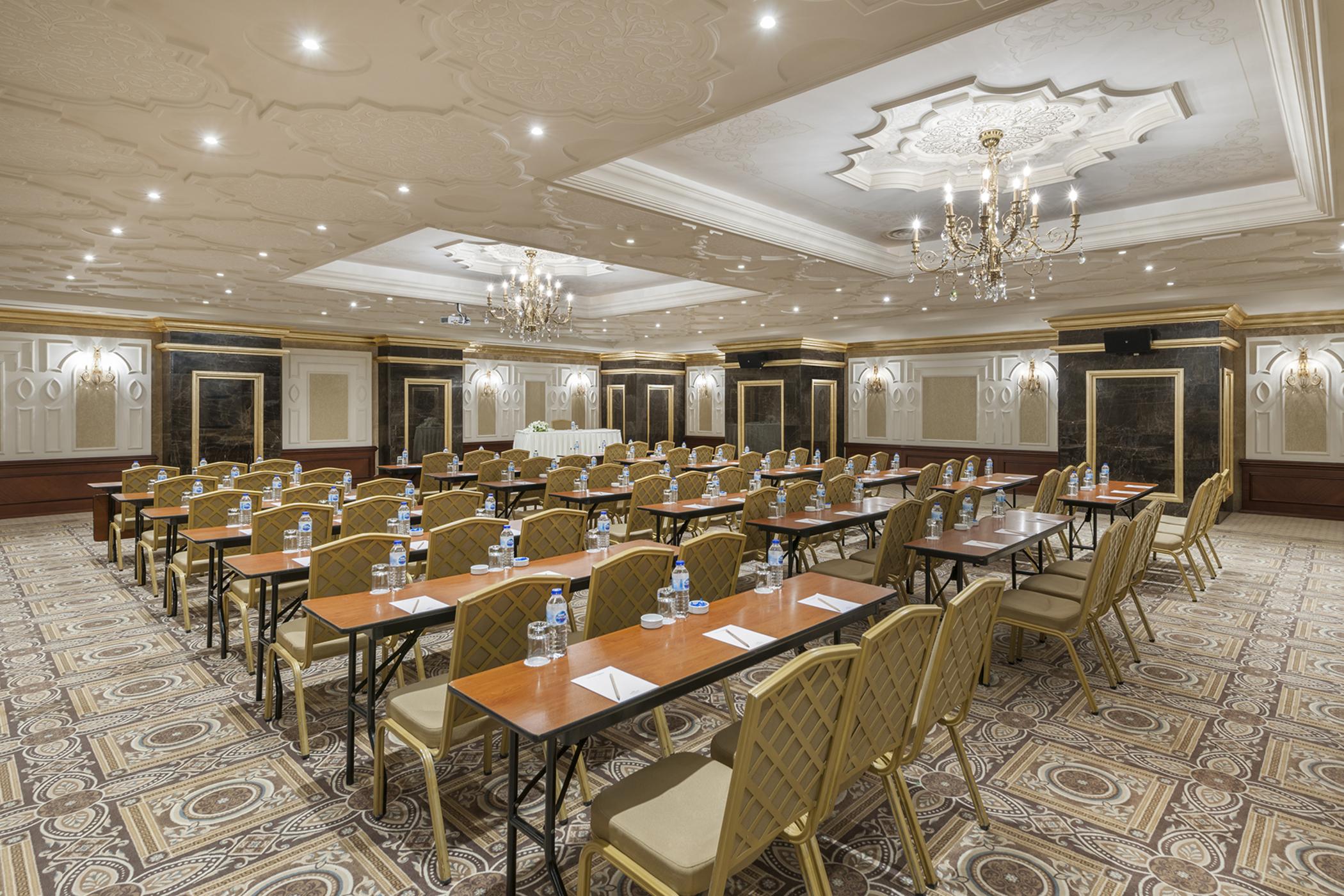 Elite World Taksim 5*
