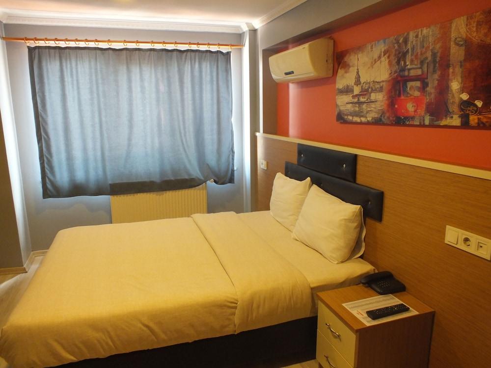 Naila Istanbul