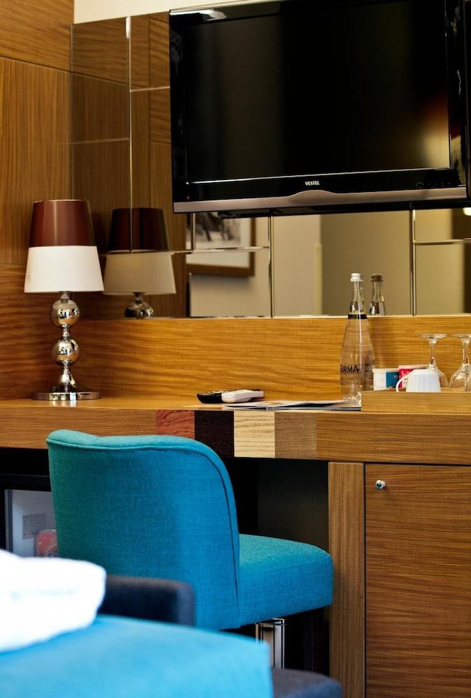 Collage Taksim Otel 3*