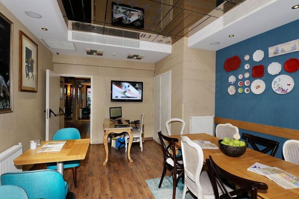 Otel Collage Taksim 3*