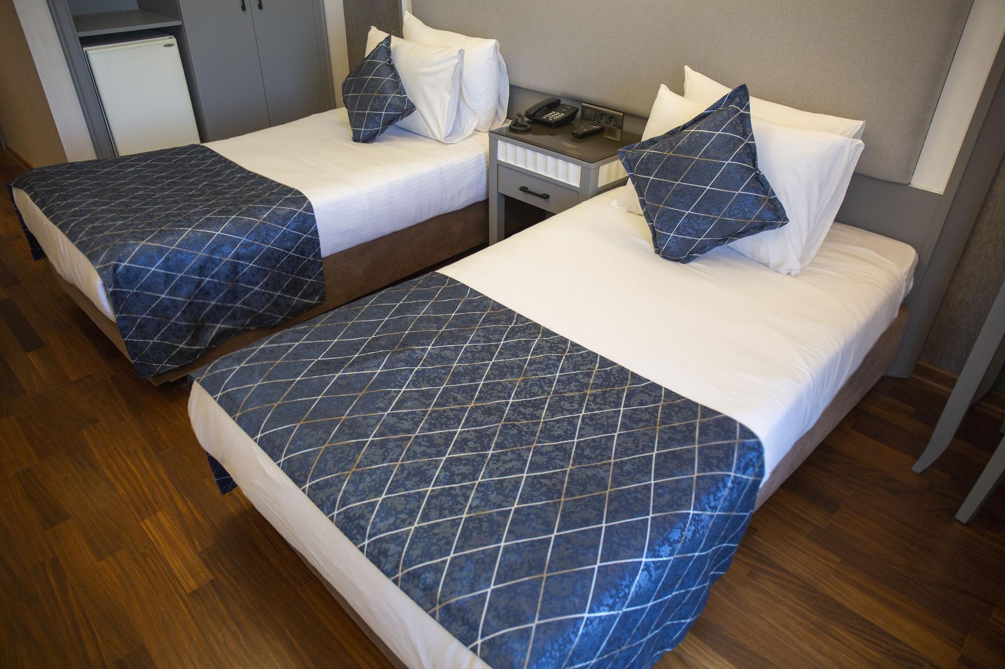Nova Plaza Park Hotel 4*