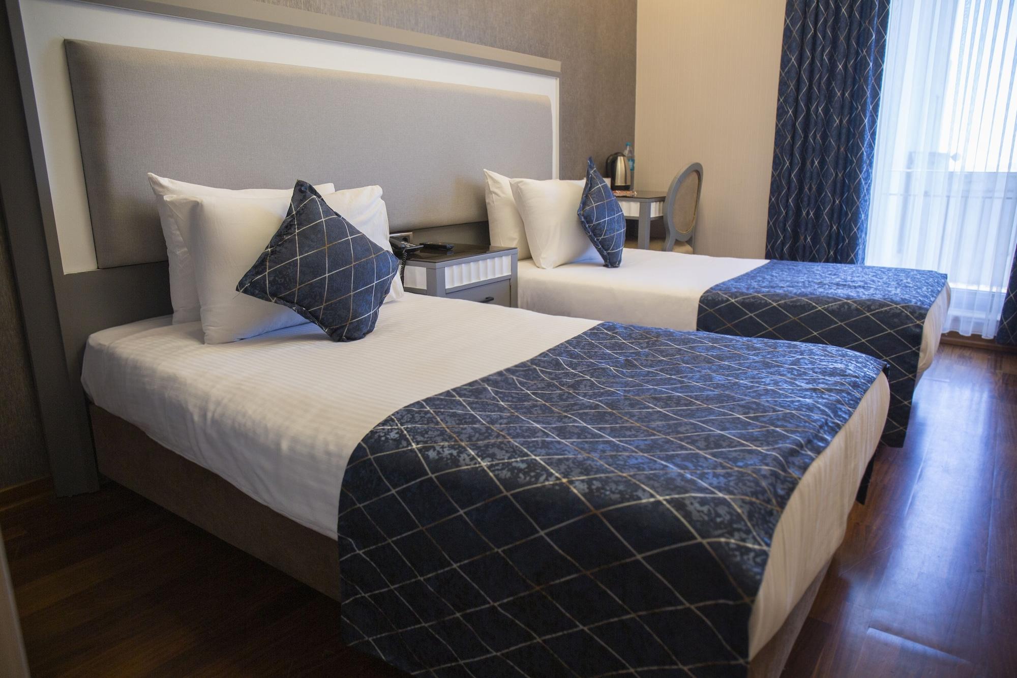 Hotel Nova Plaza Park 4*