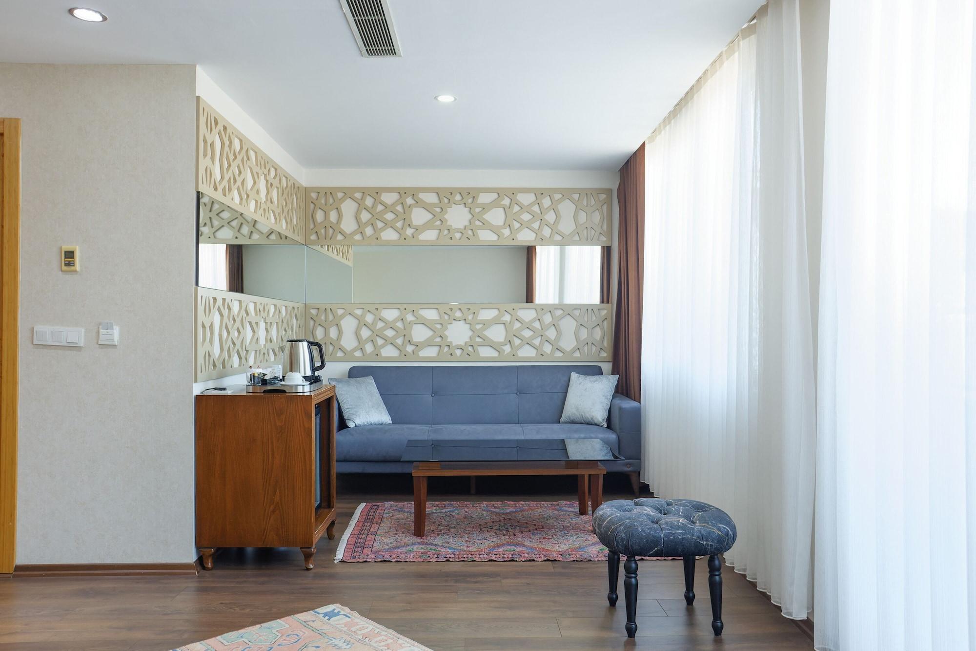 P Galata - Special Category Otel