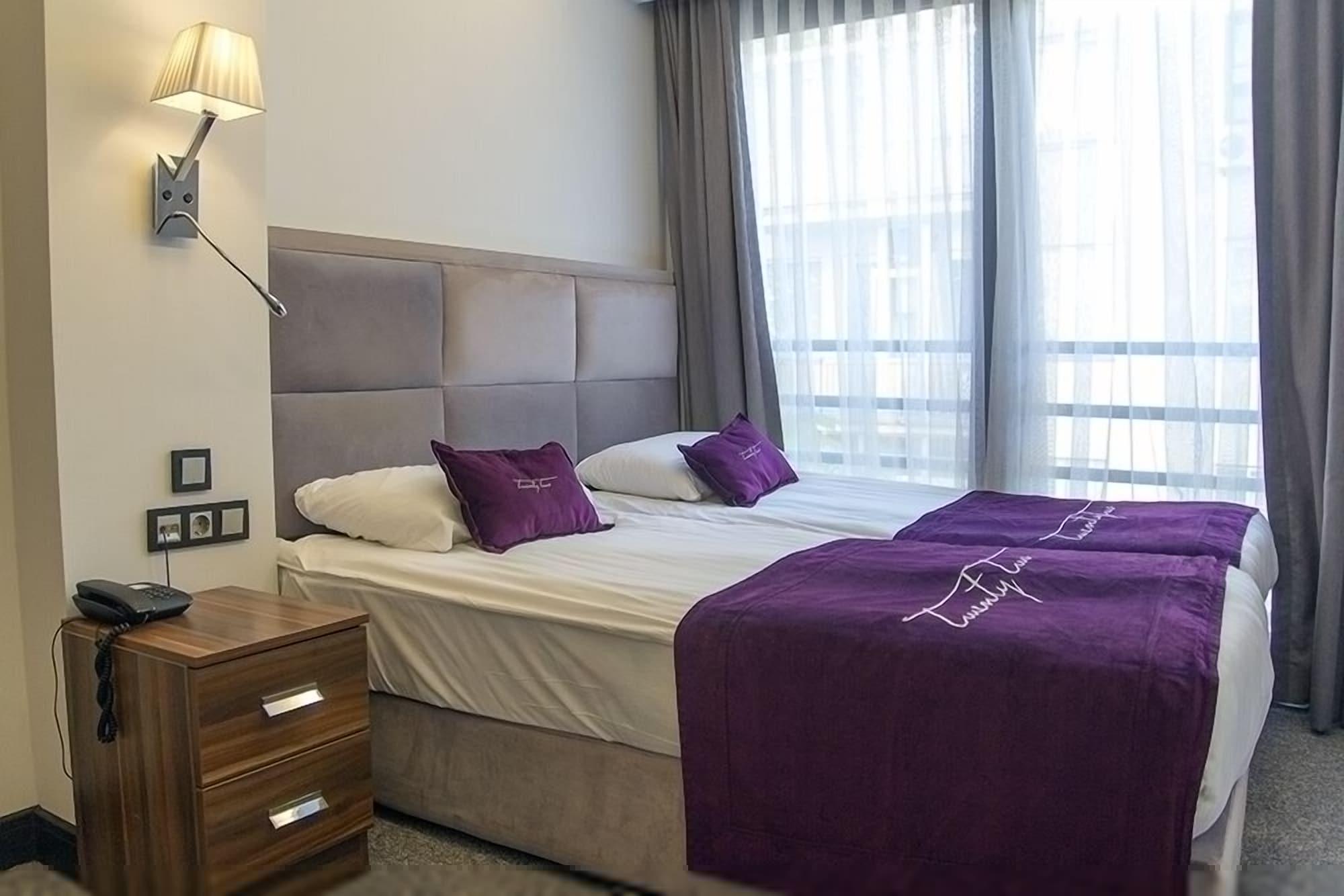 Hotel The 22 3*