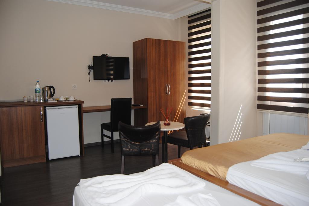 Hotel City Plus Butik 3*