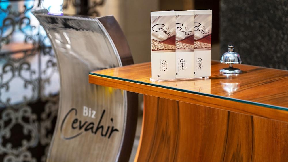 Biz Cevahir Sultanahmet 4*